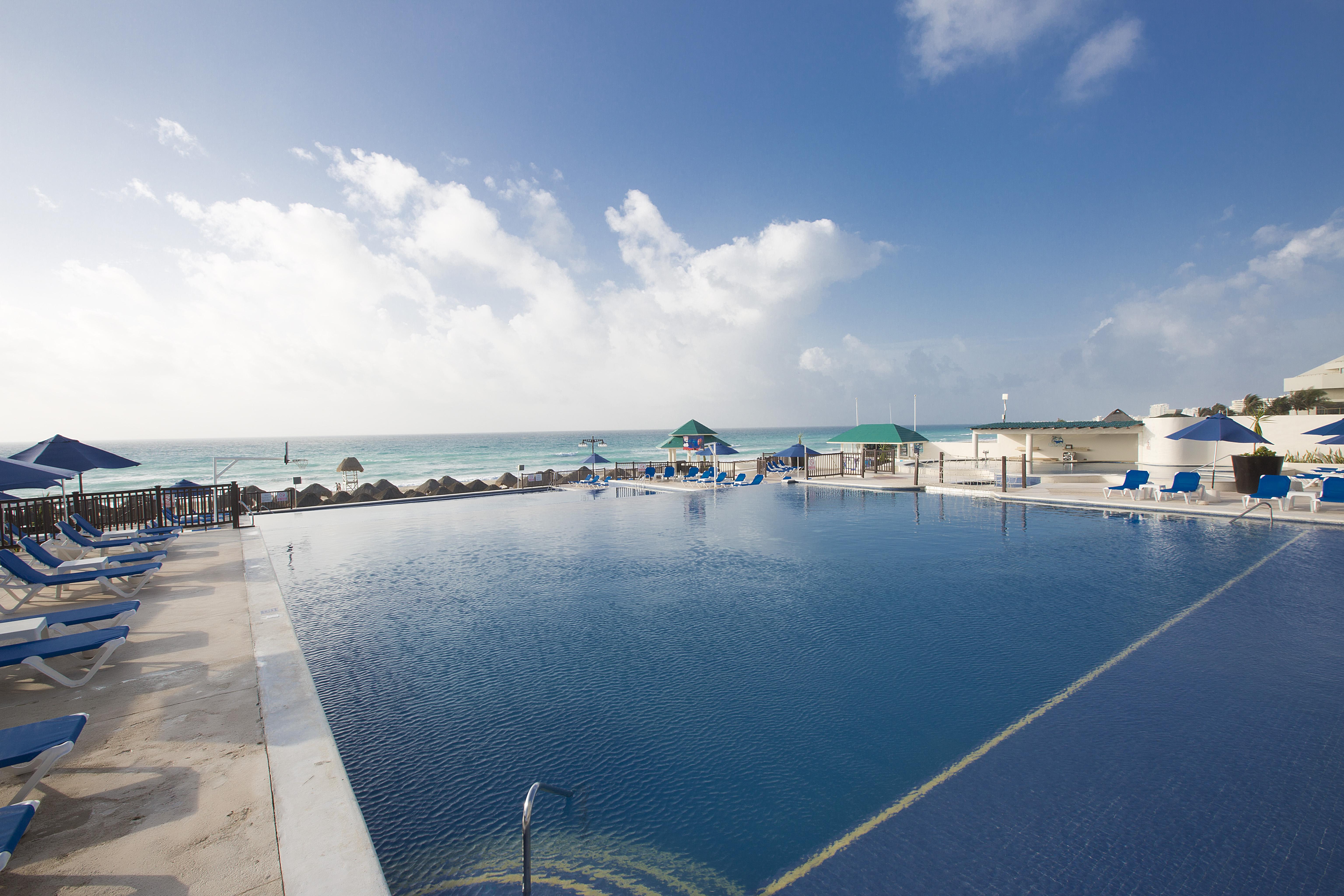 Seadust Cancun Family Resort Exterior photo