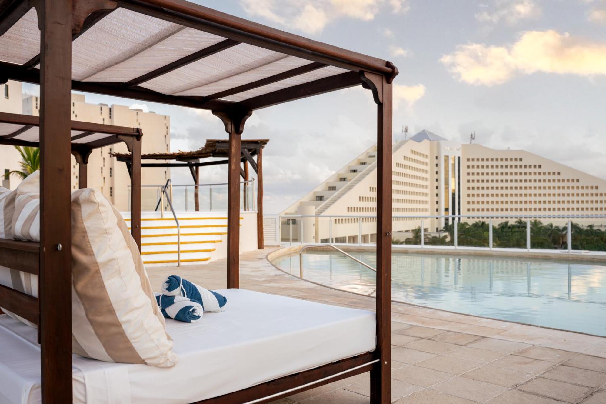 Seadust Cancun Family Resort Exterior photo
