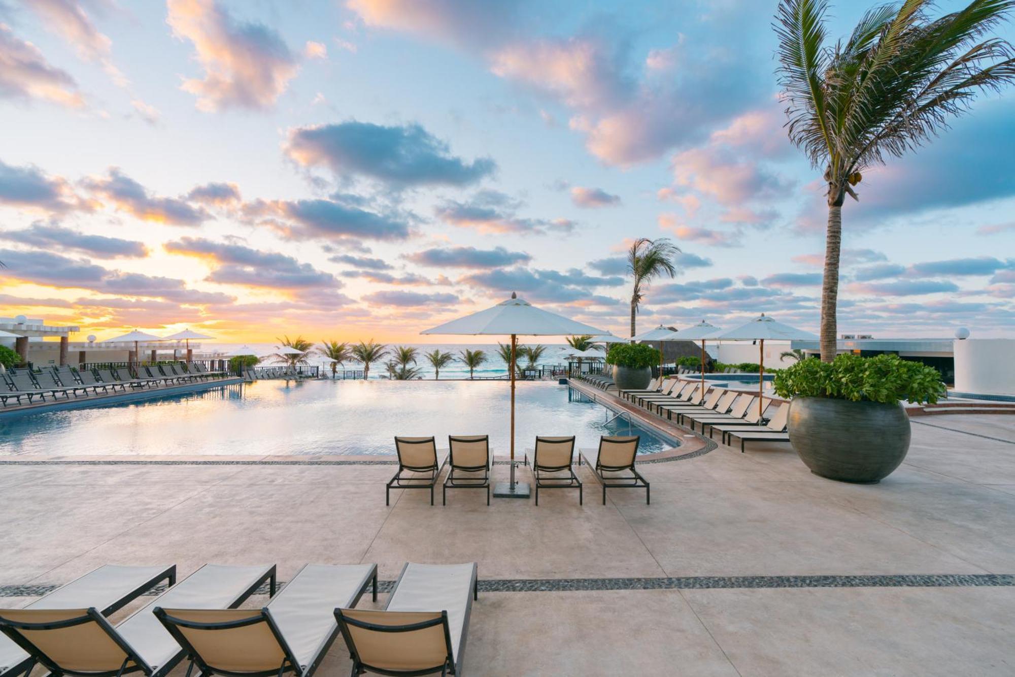 Seadust Cancun Family Resort Exterior photo
